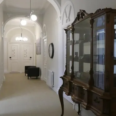 住宿加早餐酒店 Plaza Pombo -