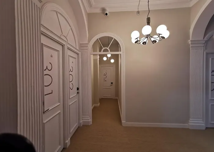 住宿加早餐酒店 Plaza Pombo - 桑坦德