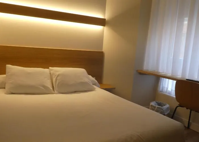 Plaza Pombo - Bed & Breakfast